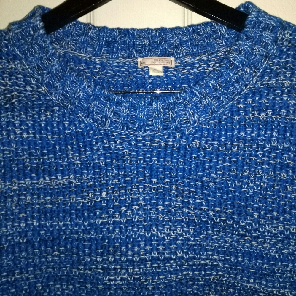 Gap sweater